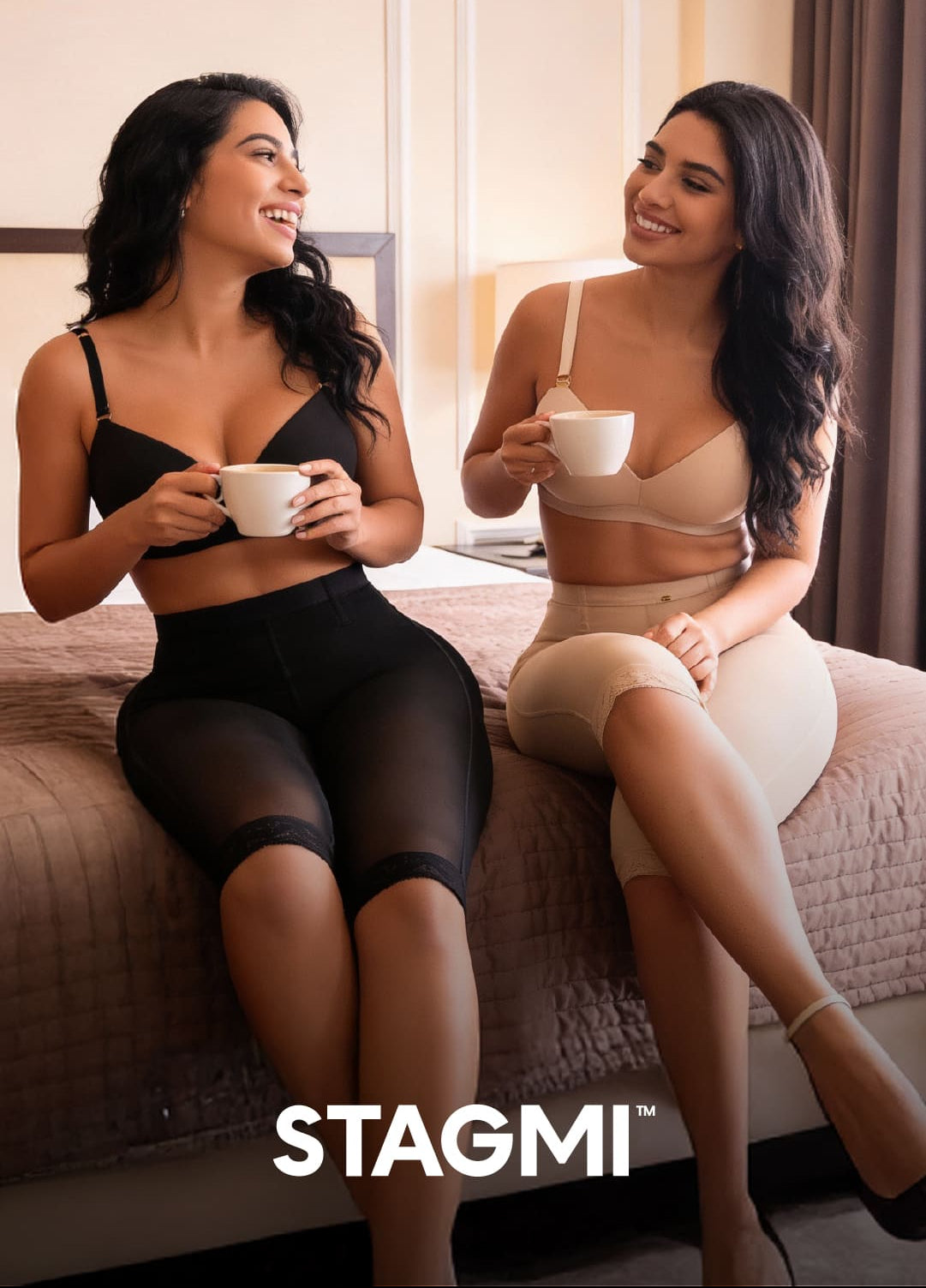 - Short moldeador largo SMI04002 con control progresivo
- Detalle de encaje siliconado en piernas del short SMI04002
- Vista posterior sin costuras visibles del short REFINADA